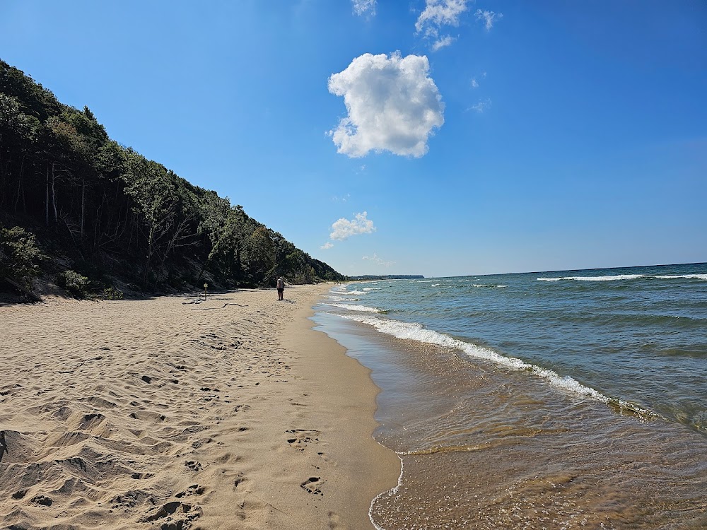 Saugatuck Dunes State Park